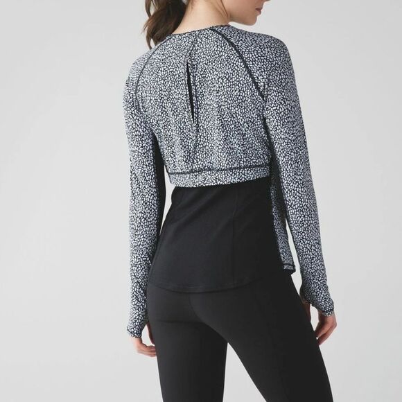 Lululemon Cover Me Miss Mosaic Top 8 - Picture 1 of 9